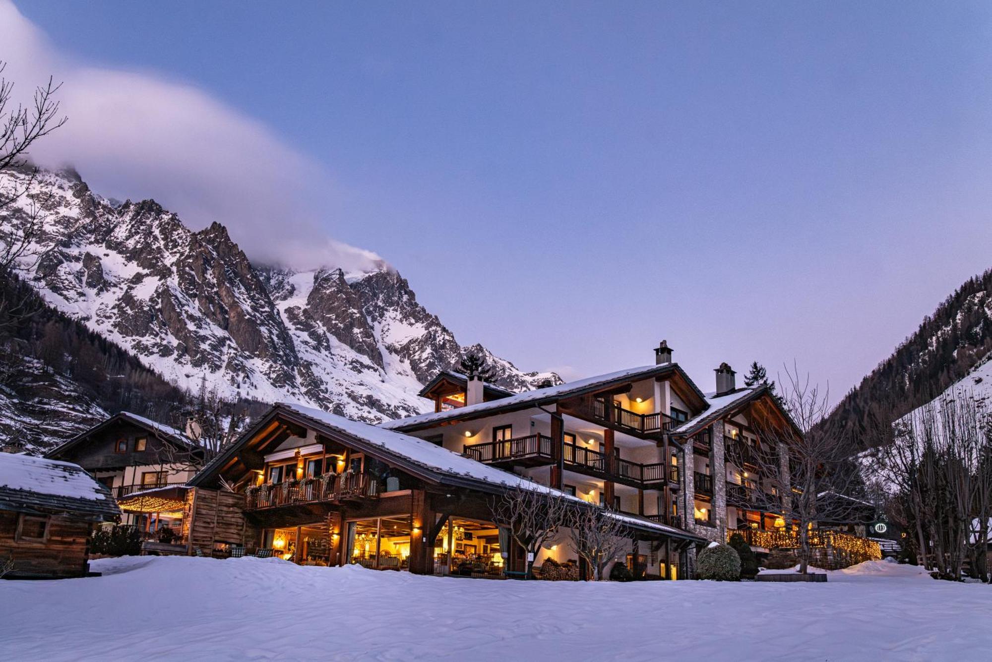 Auberge De La Maison Courmayeur Exteriér fotografie