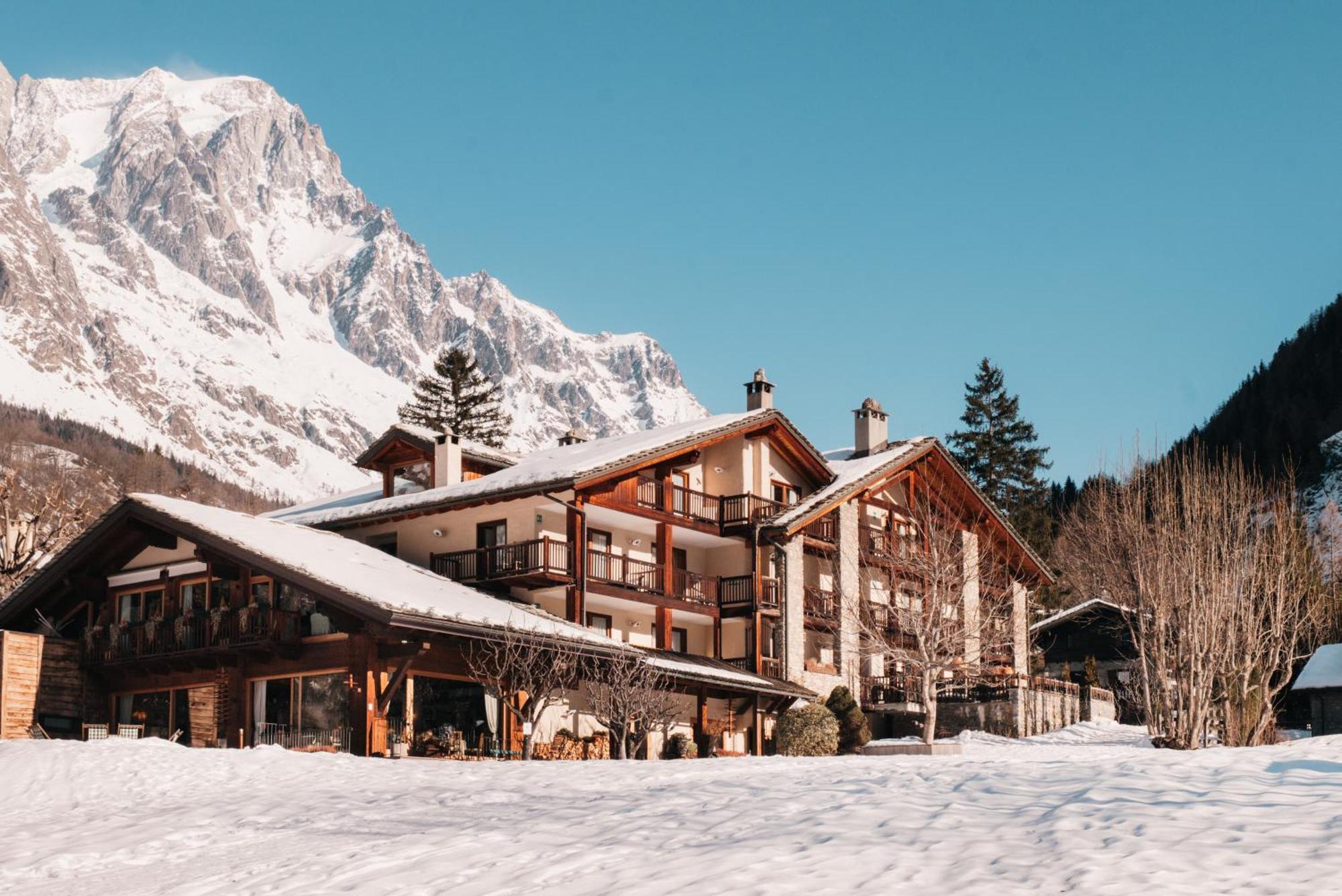 Auberge De La Maison Courmayeur Exteriér fotografie